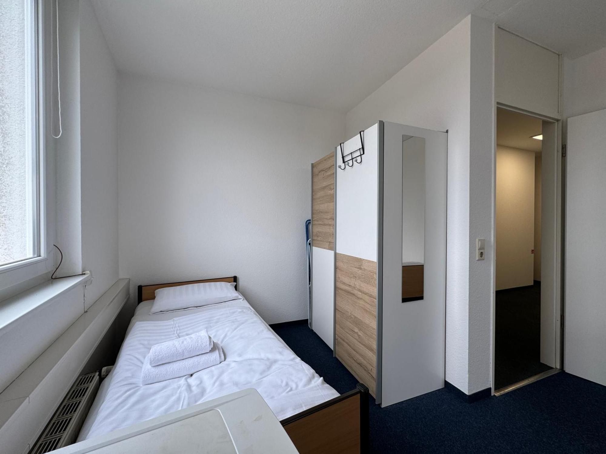 Thuja Apartments Karlsruhe-Neureut By Kurzzeit Bagian luar foto