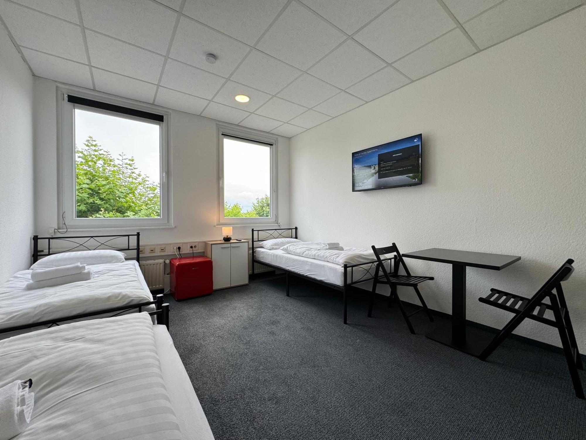 Thuja Apartments Karlsruhe-Neureut By Kurzzeit Bagian luar foto