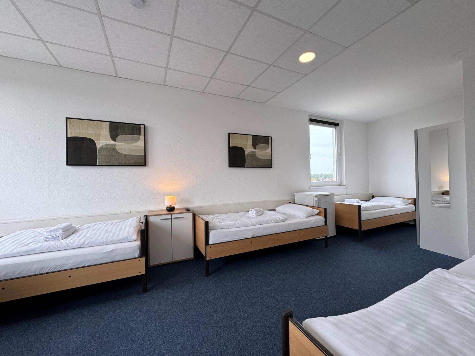 Thuja Apartments Karlsruhe-Neureut By Kurzzeit Bagian luar foto
