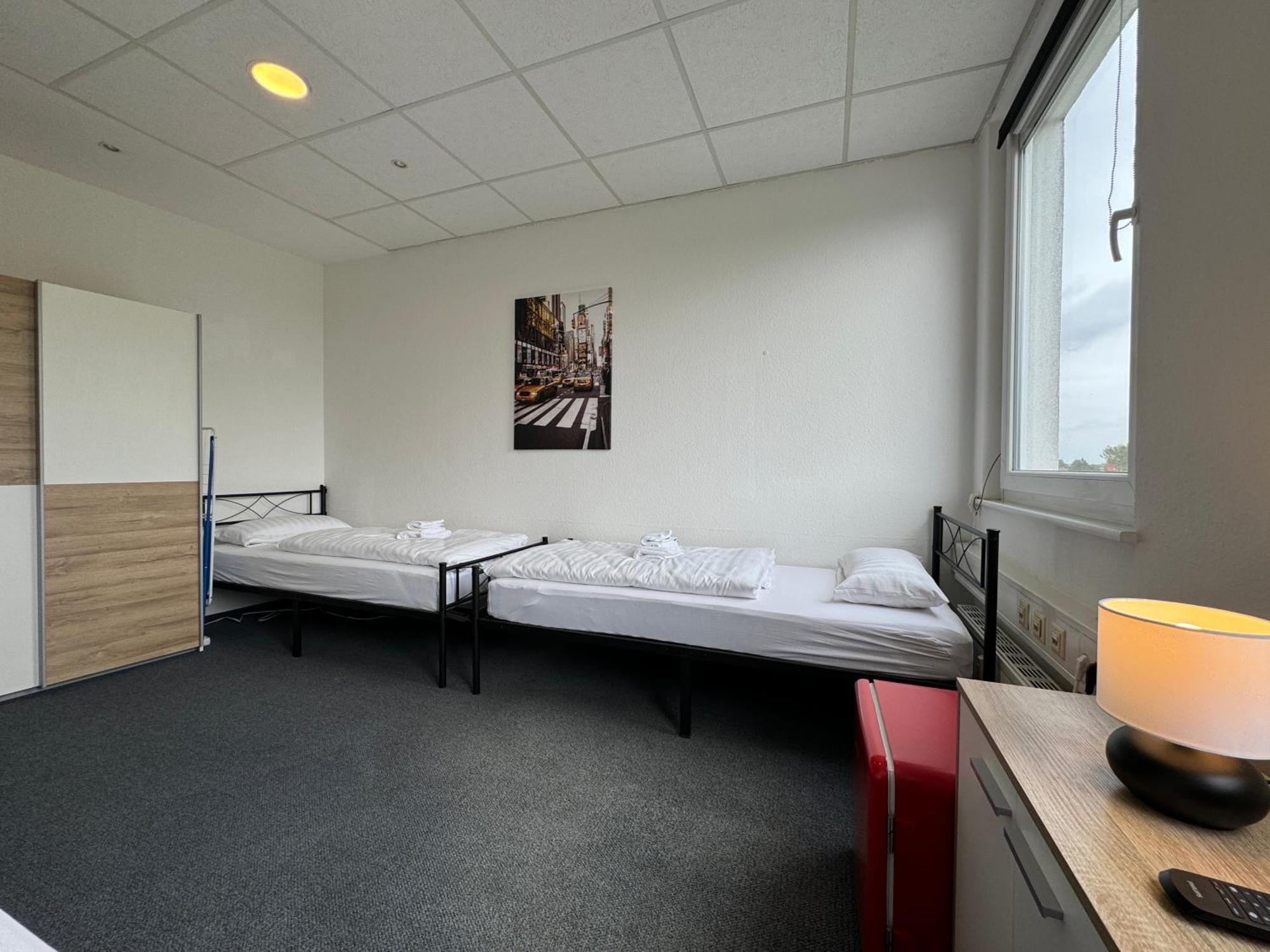 Thuja Apartments Karlsruhe-Neureut By Kurzzeit Bagian luar foto
