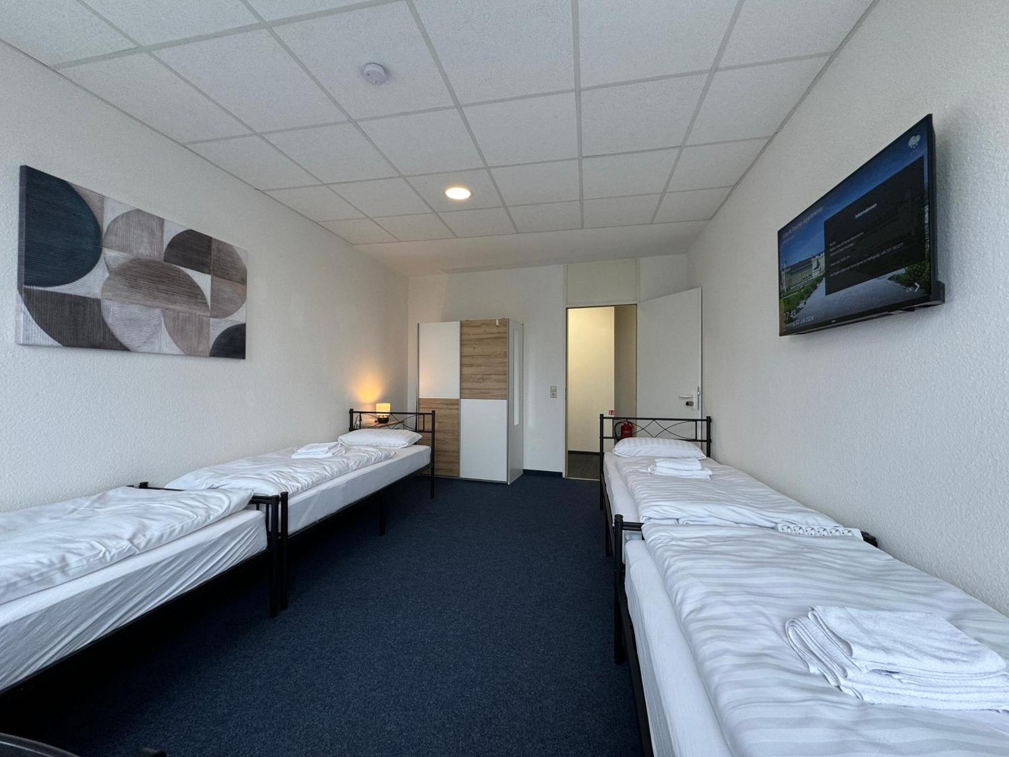 Thuja Apartments Karlsruhe-Neureut By Kurzzeit Bagian luar foto